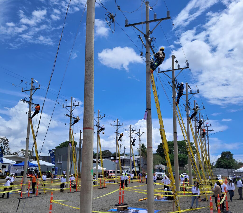 Cemig Brilha em Competição Internacional de Eletricistas na Costa Rica