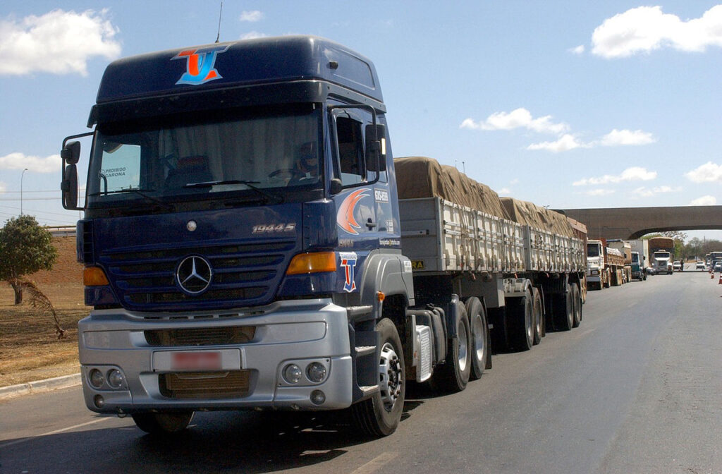 DER-MG Proíbe Tráfego de Veículos Pesados nas Rodovias Durante a Semana Santa de 2026 DER-MG Proíbe Tráfego de Veículos Pesados nas Rodovias Durante a Semana Santa de 2026