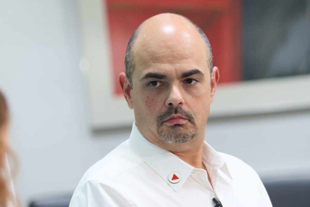 Governador Simões Fica de Fora de Sabatina de Pré-Candidatos em Minas Gerais Governador Simões Fica de Fora de Sabatina de Pré-Candidatos em Minas Gerais