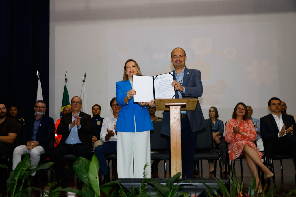 Governo de Minas Move Capital para Uberaba e Lança Iniciativa Farmácia Viva Governo de Minas Move Capital para Uberaba e Lança Iniciativa Farmácia Viva