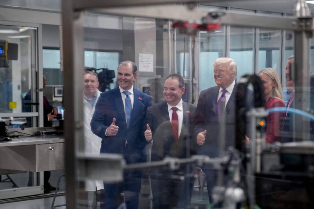 Governo dos EUA Impõe Tarifas sobre Produtos Farmacêuticos e Ajusta Taxas de Metais Governo dos EUA Impõe Tarifas sobre Produtos Farmacêuticos e Ajusta Taxas de Metais