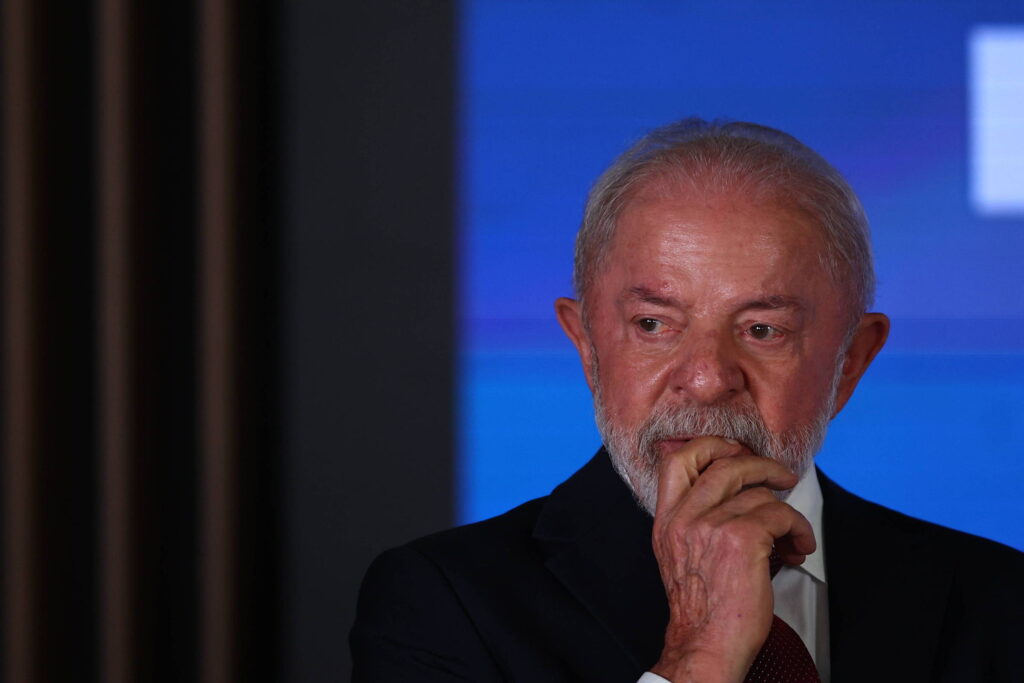 Governo Lula Impõe Limites a Gastos com Pessoal e Benefícios Tributários em 2027