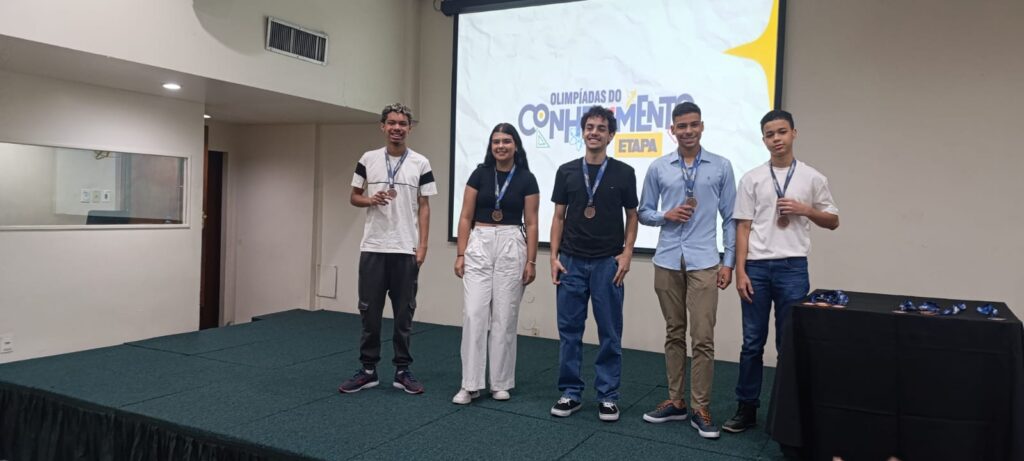 Jovem de Minas Gerais se Destaca em Olimpíadas Internacionais de Ciência e Tecnologia Jovem de Minas Gerais se Destaca em Olimpíadas Internacionais de Ciência e Tecnologia