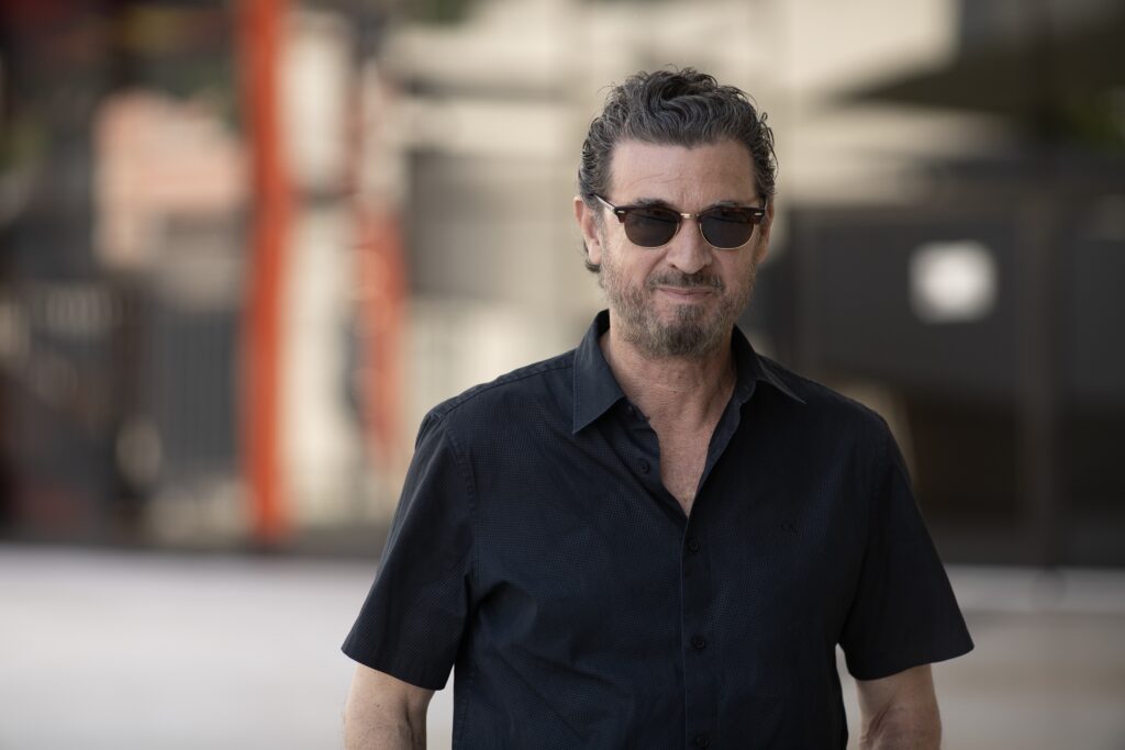 Julio Medem Reflete Sobre Traumas Políticos da Espanha e Condena a Ascensão da Extrema Direita Julio Medem Reflete Sobre Traumas Políticos da Espanha e Condena a Ascensão da Extrema Direita