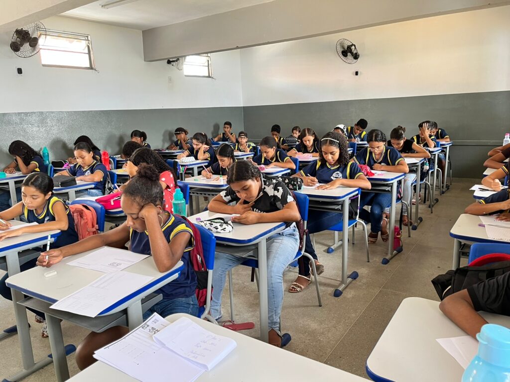 Leilão de 95 Escolas em Minas Gerais: Privatização da Educação em Foco Leilão de 95 Escolas em Minas Gerais: Privatização da Educação em Foco