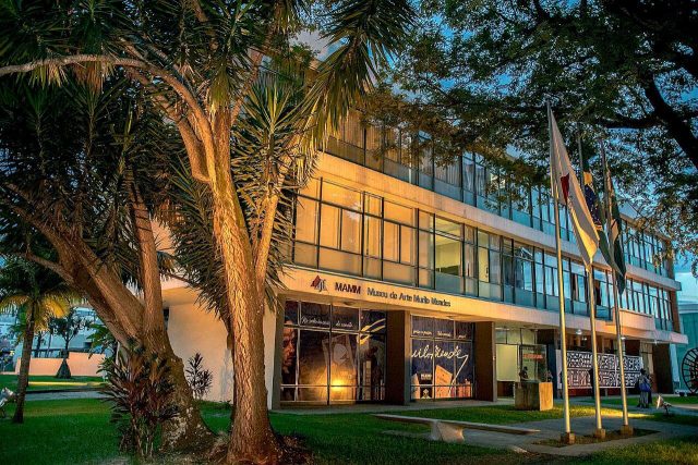 Mamm Brilha na 16ª Noite Mineira de Museus e Bibliotecas da UFJF Mamm Brilha na 16ª Noite Mineira de Museus e Bibliotecas da UFJF