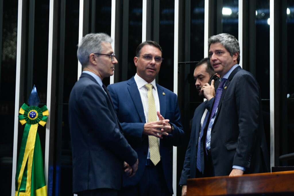 Minas Gerais e o Impacto de Zema na Eleição de Flávio Bolsonaro Minas Gerais e o Impacto de Zema na Eleição de Flávio Bolsonaro