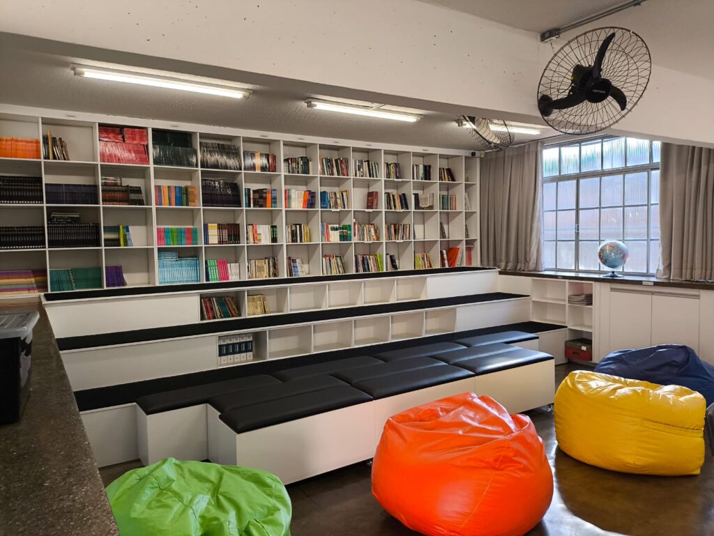 Minas Gerais Potencializa Acesso à Leitura com Investimentos em Bibliotecas Escolares Minas Gerais Potencializa Acesso à Leitura com Investimentos em Bibliotecas Escolares