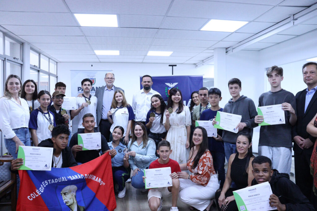 Paraná Brilha com 19 Medalhas na Olimpíada Brasileira de Inovação, Ciência e Tecnologia Paraná Brilha com 19 Medalhas na Olimpíada Brasileira de Inovação, Ciência e Tecnologia