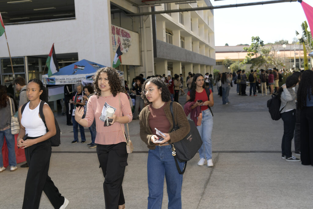 Pesquisa Simultânea Revela Perfil Socioeconômico e Cultural dos Estudantes das Universidades Federai