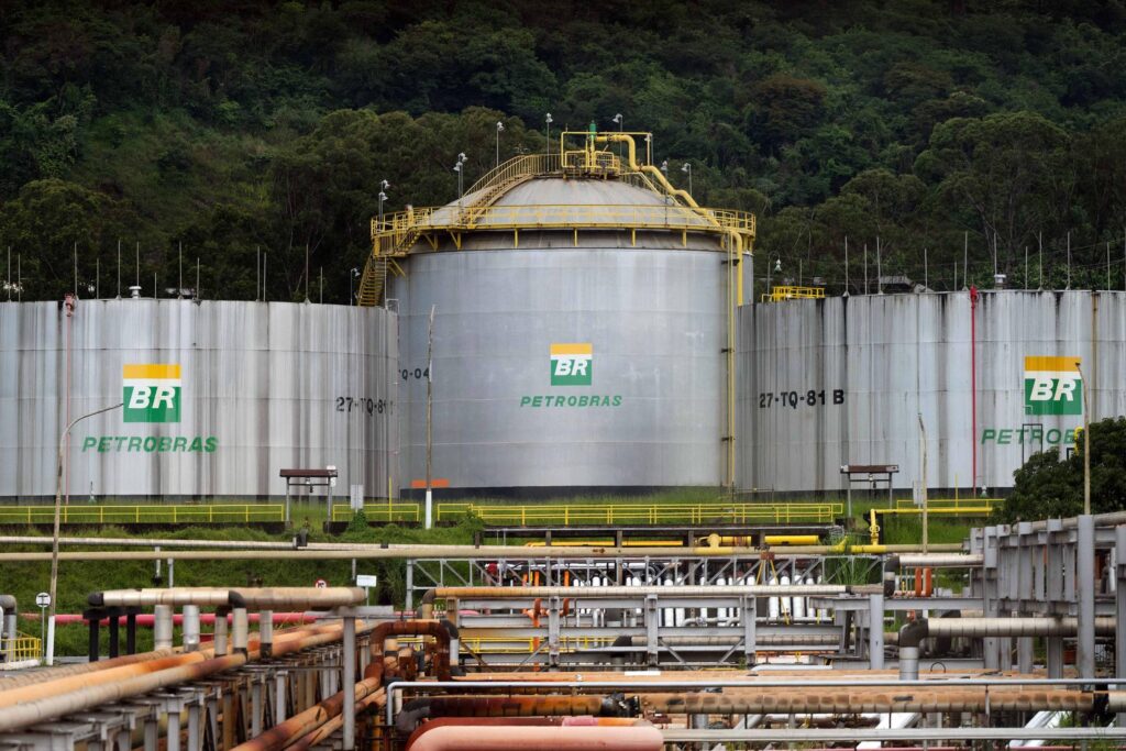 Petrobras Reafirma Políticas de Preços e Responde a Críticas da CVM Petrobras Reafirma Políticas de Preços e Responde a Críticas da CVM