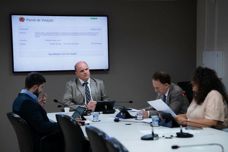 Política de Saúde em Curitiba Avança para o Plenário da Câmara Municipal Política de Saúde em Curitiba Avança para o Plenário da Câmara Municipal