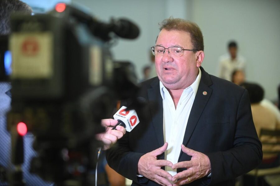 Projeto de Lei do Deputado Celinho Visa Melhorar a Saúde e a Segurança dos Trabalhadores da Limpeza Urbana em Minas Gerais Projeto de Lei do Deputado Celinho Visa Melhorar a Saúde e a Segurança dos Trabalhadores da Limpeza