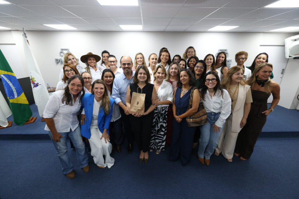 Protagonismo Feminino no Agronegócio: Governador de Minas Gerais Participa de Evento em Uberaba Protagonismo Feminino no Agronegócio: Governador de Minas Gerais Participa de Evento em Uberaba