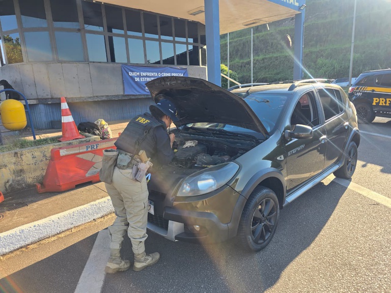 Renault Sandero Roubado no RJ é Recuperado na BR-262 em Betim-MG Renault Sandero Roubado no RJ é Recuperado na BR-262 em Betim-MG