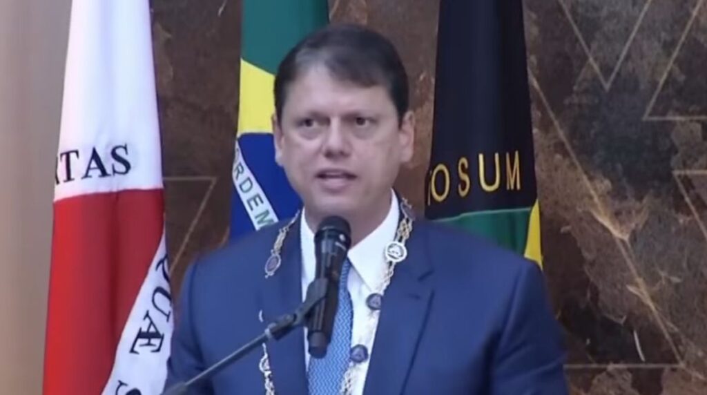 Tarcísio Critica Polarização e Destaca Eficácia na Gestão de Zema e Simões Tarcísio Critica Polarização e Destaca Eficácia na Gestão de Zema e Simões