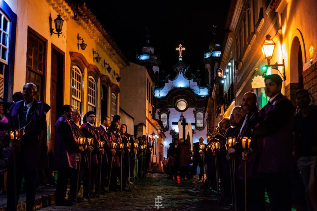Via Sacra em Minas Gerais: A Conexão Entre Fé, Arte e Tradição na Semana Santa