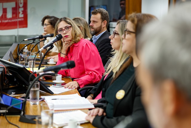 Desafios para a Pós-Graduação: Professores Exigem Melhoria nas Condições de Formação Desafios para a Pós-Graduação: Professores Exigem Melhoria nas Condições de Formação