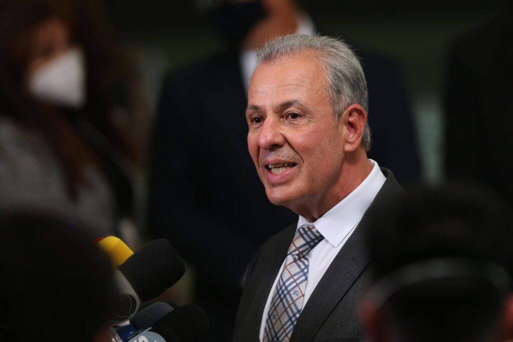 Ex-Ministro Bento Albuquerque Assume Nova Função na Gasmig com Foco em Sustentabilidade Ex-Ministro Bento Albuquerque Assume Nova Função na Gasmig com Foco em Sustentabilidade