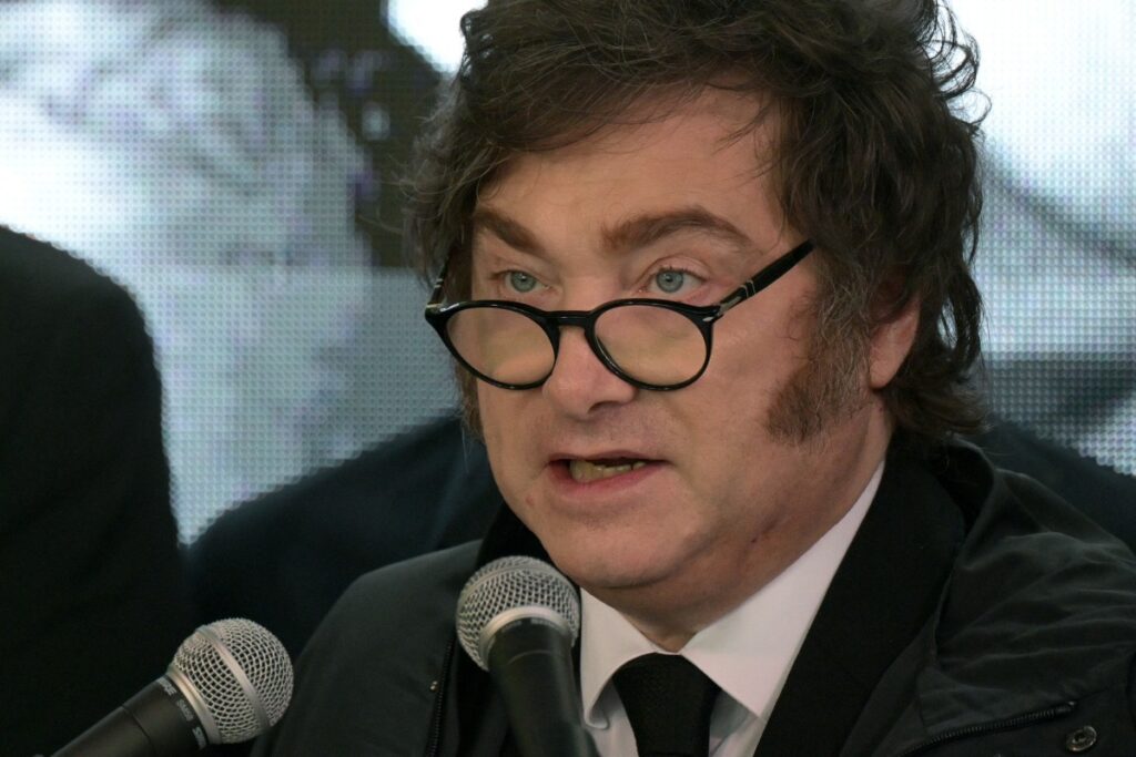 Javier Milei: Desafios Econômicos e Impopularidade Crescente na Argentina Javier Milei: Desafios Econômicos e Impopularidade Crescente na Argentina