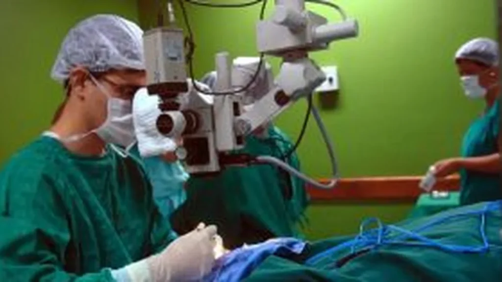 Uberlândia avança no uso da cirurgia robótica para tratamentos complexos