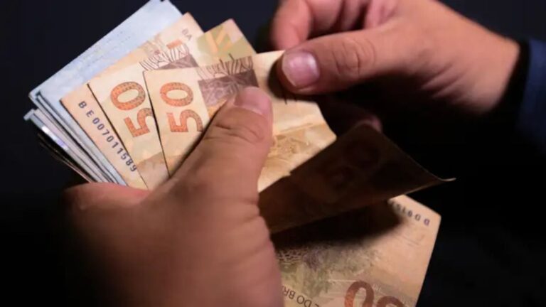Quadrilha de Falsificadores é Capturada na Bahia Após Tentativa de Compra com Nota Falsa Imagem do artigo