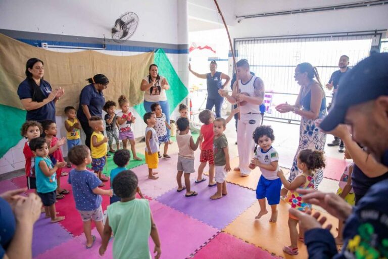 Guarda Civil Realiza Oficina de Capoeira na Educação de Mesquita para Celebrar a Cultura Imagem do artigo