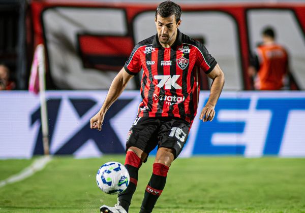 Desfalque na Defesa: Vitória Enfrenta o Corinthians no Barradão Imagem do artigo
