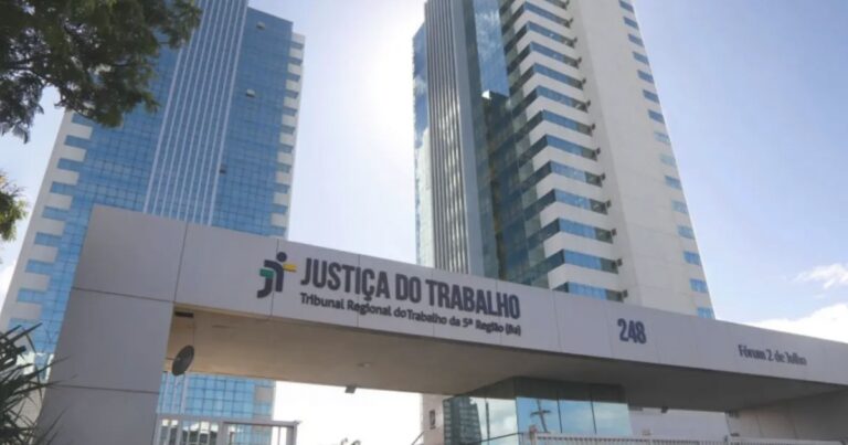 Auxiliar de Saúde Bucal Garante Indenização por Dano Moral após Acusações Falsas na Bahia Auxiliar de Saúde Bucal Garante Indenização por Dano Moral após Acusações Falsas na Bahia