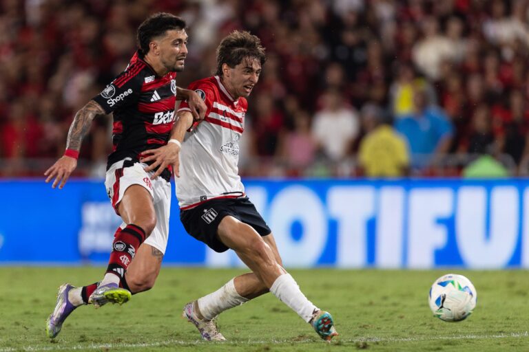 Bahia Avança em Negociação para Contratar Lateral Campeão da Argentina Bahia Avança em Negociação para Contratar Lateral Campeão da Argentina