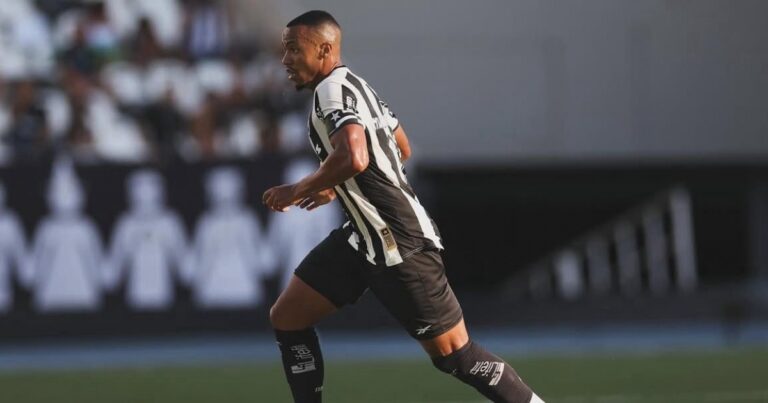 Botafogo e Palmeiras em Negociações Avançadas pela Transferência de Marlon Freitas Botafogo e Palmeiras em Negociações Avançadas pela Transferência de Marlon Freitas