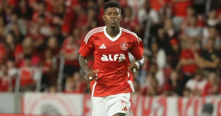 Flamengo Avança na Contratação de Vitão, Zagueiro do Internacional Flamengo Avança na Contratação de Vitão, Zagueiro do Internacional