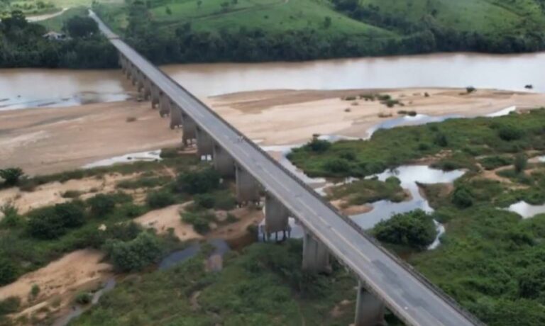 Restrição de Veículos de Carga na Ponte do Jequitinhonha: DNIT Retoma Medidas a Partir de Quarta-feira Restrição de Veículos de Carga na Ponte do Jequitinhonha: DNIT Retoma Medidas a Partir de Quarta-fei