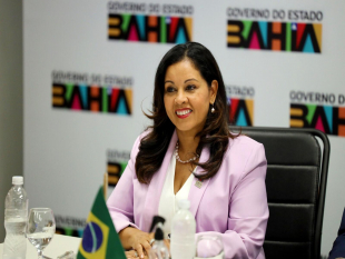 Adriana Marmori é Reeleita Reitora da UNEB até 2029: Compromisso com a Educação na Bahia Adriana Marmori é Reeleita Reitora da UNEB até 2029: Compromisso com a Educação na Bahia