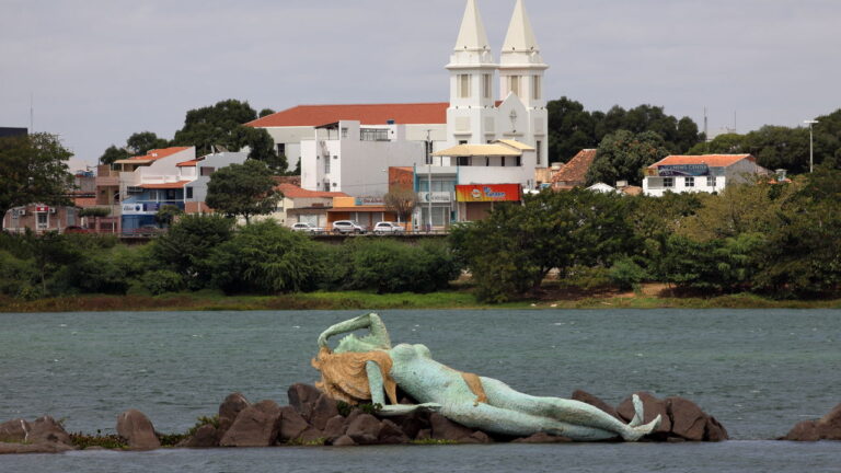 Agronegócio Irrigado: Juazeiro se Torna Polo Econômico do Semiárido Agronegócio Irrigado: Juazeiro se Torna Polo Econômico do Semiárido