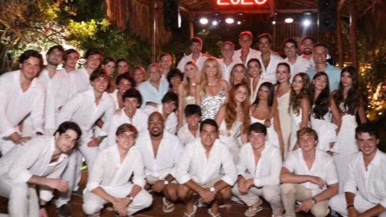 Angélica Aproveita Viagem na Bahia e Celebra Momentos de Alegria com a Família Angélica Aproveita Viagem na Bahia e Celebra Momentos de Alegria com a Família