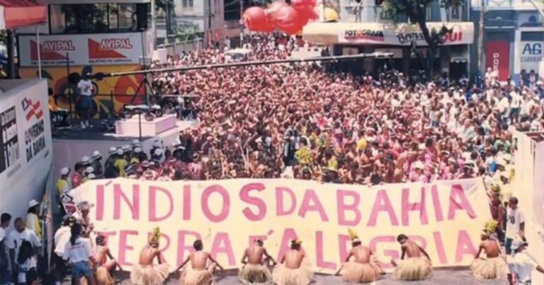 Apáxes do Tororó: O Retorno Emocionante do Bloco que Transformou o Carnaval de Salvador Apáxes do Tororó: O Retorno Emocionante do Bloco que Transformou o Carnaval de Salvador