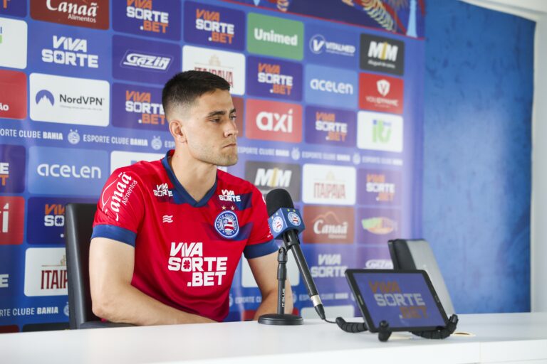 Bahia Oficializa Transferência Definitiva de Dênis Junior para a Ferroviária Bahia Oficializa Transferência Definitiva de Dênis Junior para a Ferroviária