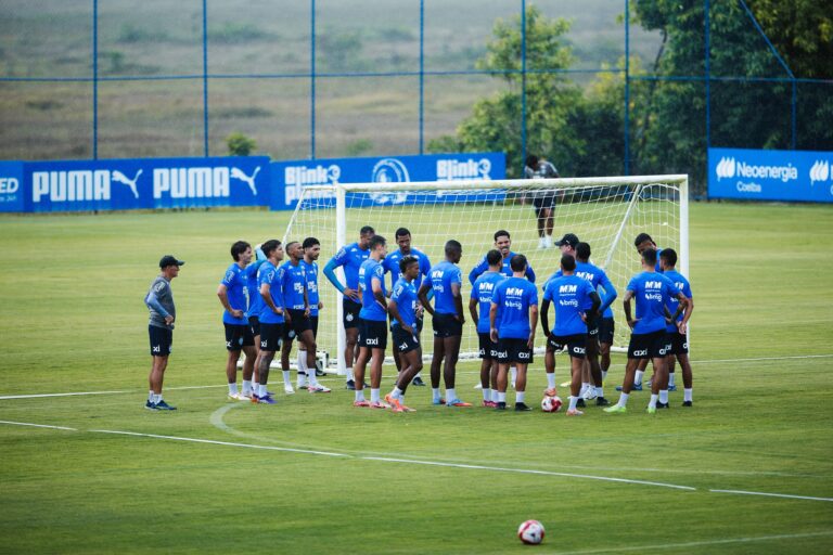Bahia: Rogério Ceni Celebra Retorno do Elenco Principal e Exalta Róman Bahia: Rogério Ceni Celebra Retorno do Elenco Principal e Exalta Róman