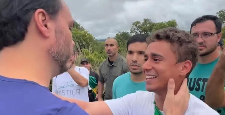 Caminhada pela Liberdade: Carlos Bolsonaro e Nikolas Ferreira mobilizam apoio no caminho a Brasília Caminhada pela Liberdade: Carlos Bolsonaro e Nikolas Ferreira mobilizam apoio no caminho a Brasília
