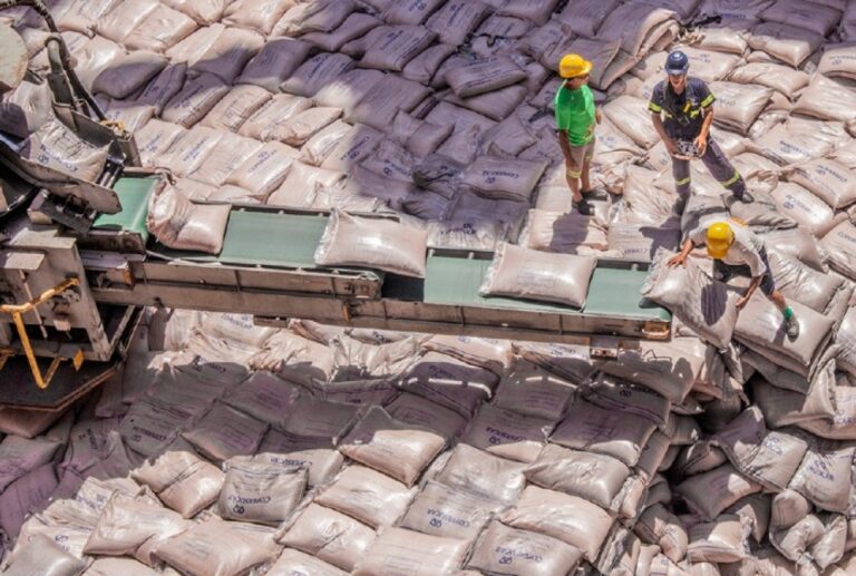 Exportações de Açúcar no Brasil Crescem 15,9% em Janeiro, Mas Receita Entra em Queda Exportações de Açúcar no Brasil Crescem 15,9% em Janeiro, Mas Receita Entra em Queda