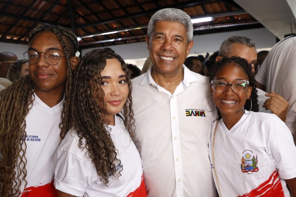 Jerônimo Rodrigues Responde Críticas à Educação na Bahia com Foco em Valorização e Investimentos Jerônimo Rodrigues Responde Críticas à Educação na Bahia com Foco em Valorização e Investimentos