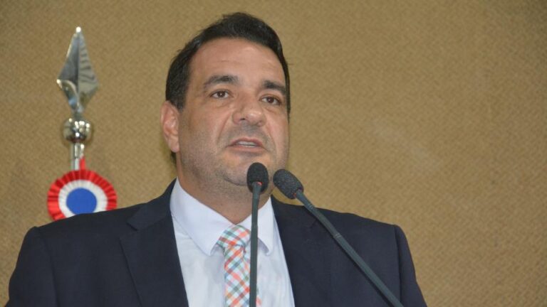 Luto na Bahia: Corpo de Alan Sanches será velado na Assembleia Legislativa Luto na Bahia: Corpo de Alan Sanches será velado na Assembleia Legislativa