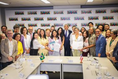 Professoras Adriana Marmori e Dayse Lago assumem Reitoria da UNEB para novo mandato Professoras Adriana Marmori e Dayse Lago assumem Reitoria da UNEB para novo mandato