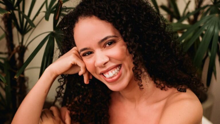 Saúde Mental no Trabalho: Entrevista com Especialista no Aratu Tá On Saúde Mental no Trabalho: Entrevista com Especialista no Aratu Tá On
