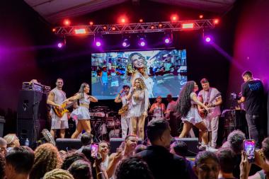 Verão no Pelourinho: Márcia Freire e OQuadro Brilham na Música Brasileira Verão no Pelourinho: Márcia Freire e OQuadro Brilham na Música Brasileira