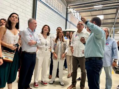 Bahia se Consolida como Polo de Produção de Ambulâncias e Gera 250 Empregos Diretos Bahia se Consolida como Polo de Produção de Ambulâncias e Gera 250 Empregos Diretos