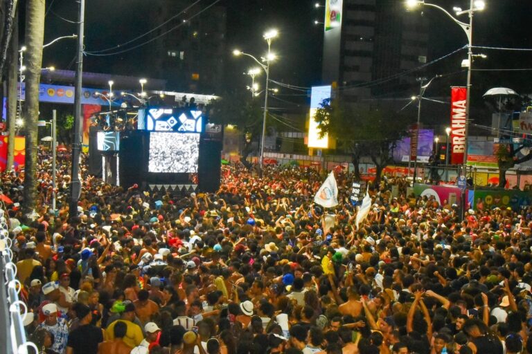 Carnaval de Salvador atrai 12 milhões de foliões e apresenta avanços em segurança