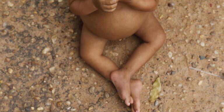 Crescimento Infantil: Vulnerabilidade Social Reduz Altura de Crianças Indígenas e Nordestinas
