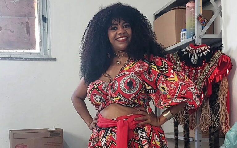 Despedida de Karina Nerys: Voz do Malê Debalê Falece aos 54 Anos Despedida de Karina Nerys: Voz do Malê Debalê Falece aos 54 Anos